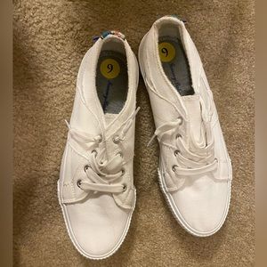 Never been worn shoes!